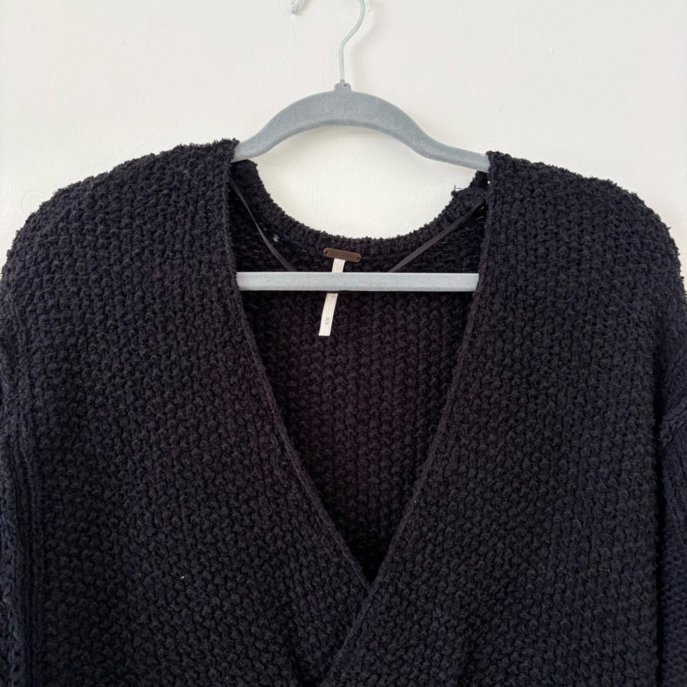 Free People | Coco V-Neck Textured Sweater | Sz M | Black | EUC - Picture 3 of 9